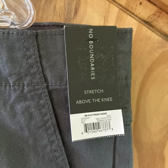Men’s No Boundaries Stretch Above The Knee gray chino shorts size 46 - NWT - Picture 4 of 9